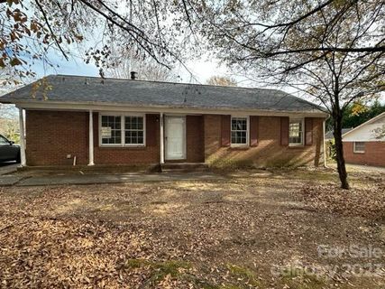 8300 Idlewild Road