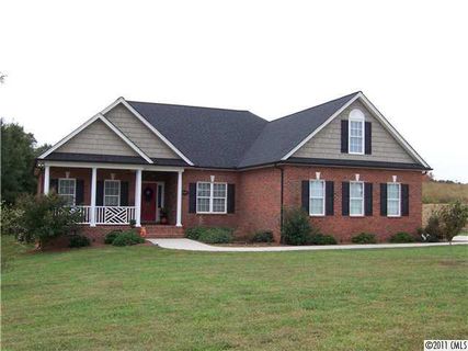 924 Clear Creek Circle