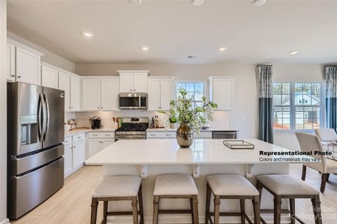 180 White Apple Way BF5 74