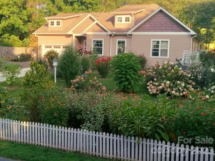 148 Freedom Road sold home in Floral Woods, Hendersonville, NC