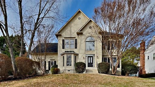 4910 Foxbriar Trail