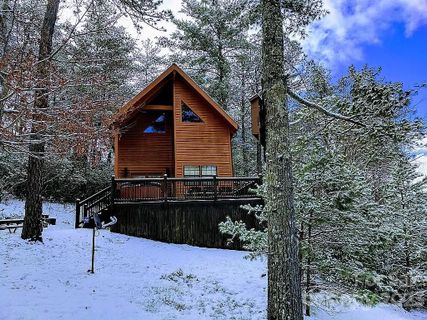 100 Bear Den Mountain Drive sold home in Bear Den Acres, Spruce Pine, NC