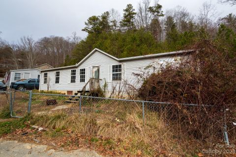518 Primrose Drive sold home in Briarcliff Crossing, Asheville, NC