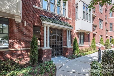 2810 Selwyn Avenue 324