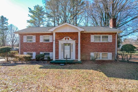 4081 Section House Road sold home in Colonial Heights, Hickory, NC