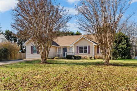 143 Candlestick Drive sold home in Canterbury, Statesville, NC