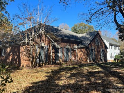 9527 Fairmead Drive sold home in Mallard Trace, Charlotte, NC