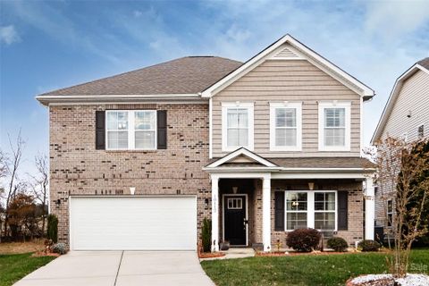 10112 Shanaclear Avenue sold home in Pelhem Pointe, Concord, NC