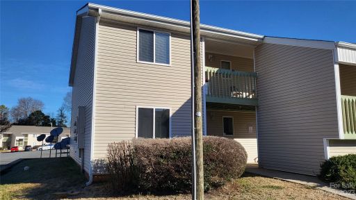 1660 Eagles Place