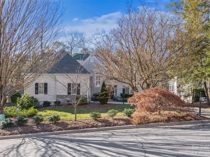 7 Tiverton Lane