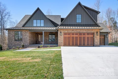 132 Castleview Lane