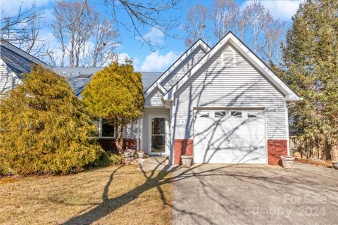 9 Village Parkway sold home in Mountainbrook Village, Black Mountain, NC