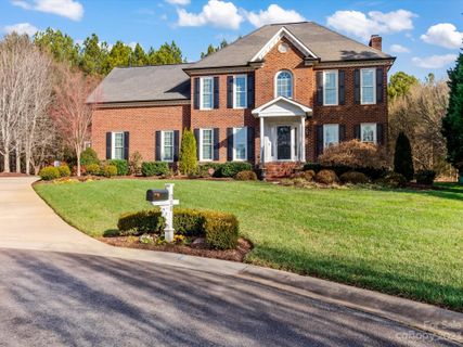 908 Cresthaven Court