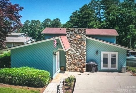 Previously sold for $672,000