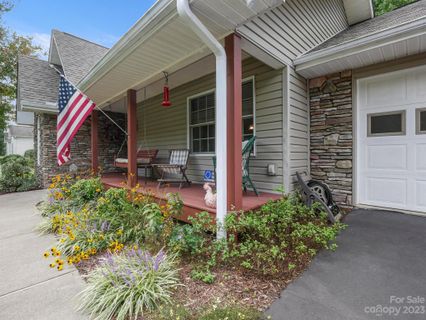 92 S Briarcreek Court sold home in Fountain Trace, Hendersonville, NC