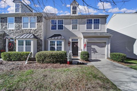 5717 Mossdale Lane