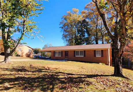 2921 Poplar Circle