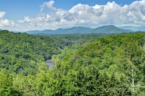 304 Sunset Mountain Road sold home in Sunset Mountain, Bakersville, NC