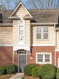 3014 Uxbridge Woods Court