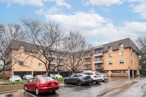 1323 Queens Road 417