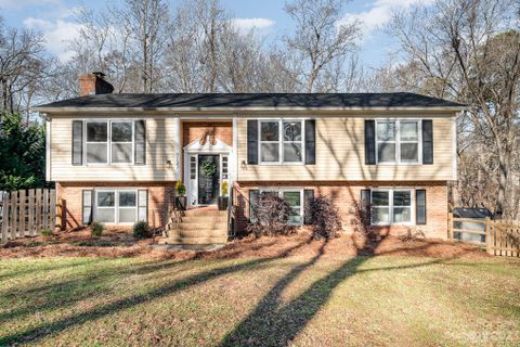 8127 Cliffside Drive sold home in Olde Heritage, Charlotte, NC