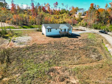 39 S Vineyard Village Drive sold home in Old Vineyard Village, Old Fort, NC