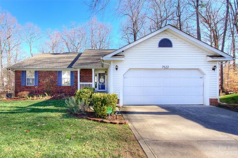 7522 Hubbard Woods Road sold home in Hubbard Woods, Charlotte, NC