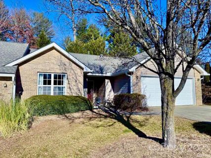 412 Wiltshire Circle