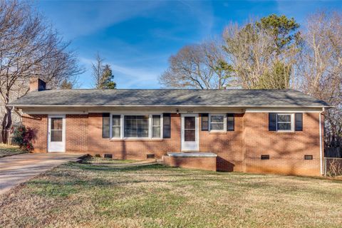 2424 Middleton Drive sold home in Crestwood, Gastonia, NC