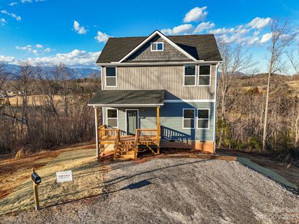 513 S Vineyard Village Drive sold home in Old Vineyard Village, Old Fort, NC