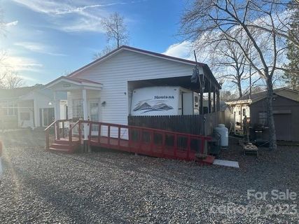 121 Hideaway Trail