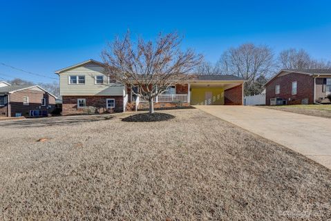 810 Waters Street sold home in Old Farm, Shelby, NC