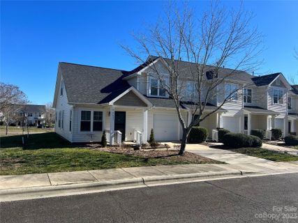6631 Vlosi Drive sold home in Carmel Heights, Charlotte, NC
