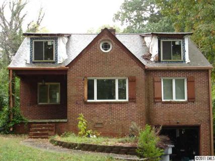 2236 Farmington Lane