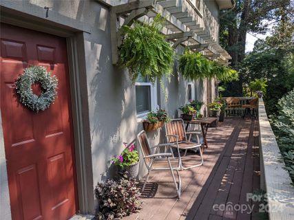 45 47 Aurora Drive
