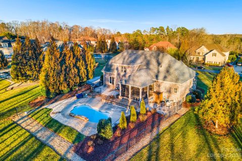 Previously sold for $912,500