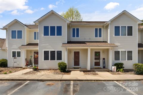 3274 White Oak Court sold home in White Oak Manor, Claremont, NC