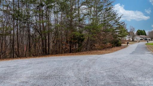 0000 Leaning Pine Drive sold home in The Woods, Lincolnton, NC