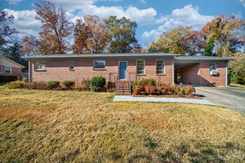 549 10th Street Place sold home in Hillcrest, Hickory, NC