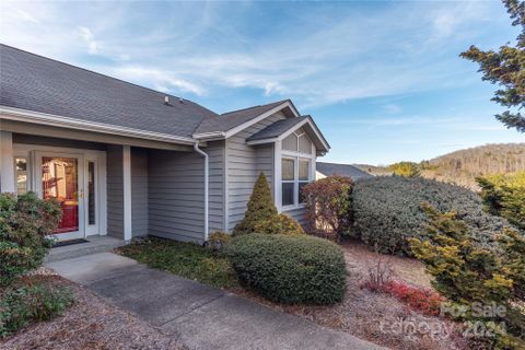 40 Cedarcliff Circle sold home in Laurel Place, Asheville, NC