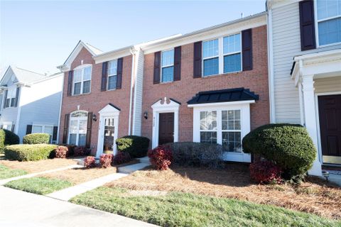6120 Sapwood Court sold home in Parkside Townhomes, Matthews, NC