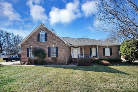 313 Country Club Acres None sold home in Country Club, Kings Mountain, NC