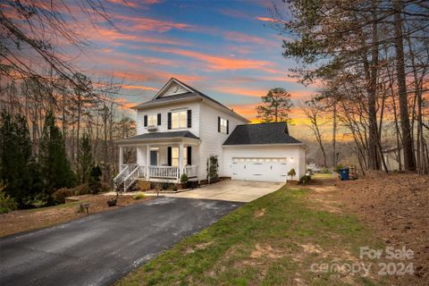 3631 Lake Bluff Drive sold home in The Retreat, Sherrills Ford, NC