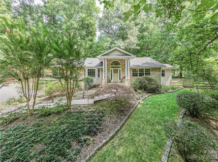 206 Camellia Way sold home in Timber Creek, Hendersonville, NC