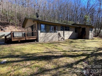 1416 Hickory Acres Road sold home in Hickory Acres, Hendersonville, NC