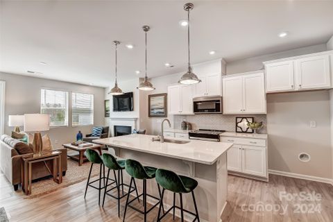 2705 Texana Court 323/Adriana