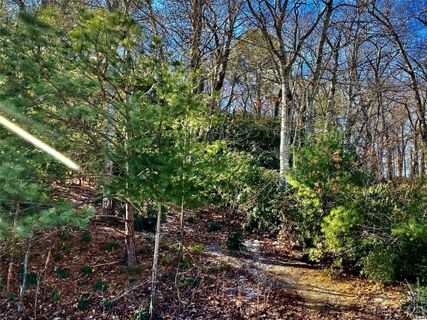 10 Grouse Terrace sold home in Laurel Woods, Fairview, NC