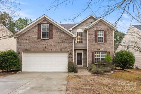 7255 Cascading Pines Drive sold home in Meadowview, Tega Cay, SC