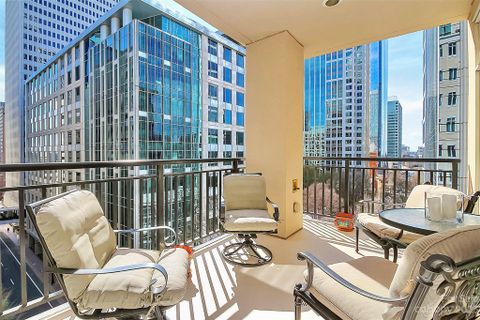 230 Tryon Street 707 sold home in 230 South Tryon, Charlotte, NC