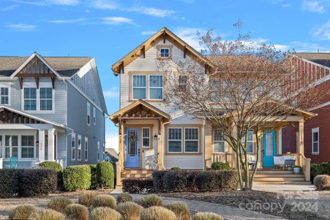 718 Waterscape Court